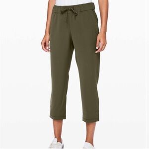 Lululemon On The Fly Crop Pants Olive Woven 23” Sz 6